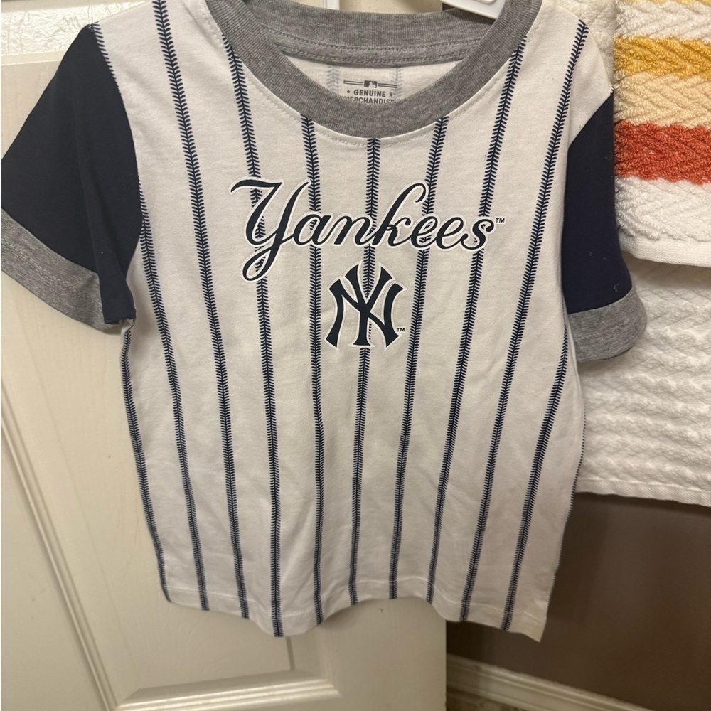 Yankees Kids Striped Tee and shorts- Navy and White